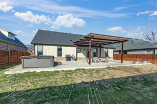 825 Holbrook Rd, Springtown, TX 76082 - Photo 32