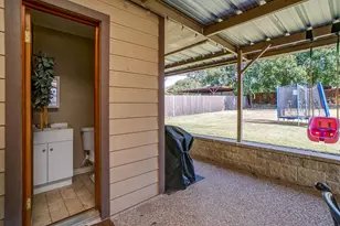 203 E 7th St, Weatherford, TX 76086 - Photo 32