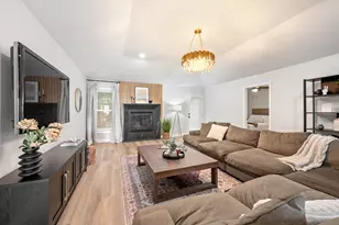 1706 Dunn St, Grapevine, TX 76051 - Photo 10