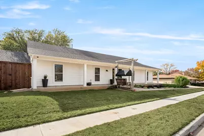 1706 Dunn Street, Grapevine, TX 76051 - Photo 2