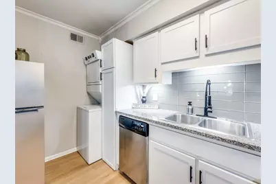 5212 Fleetwood Oaks Avenue #202, Dallas, TX 75235 - Photo 8