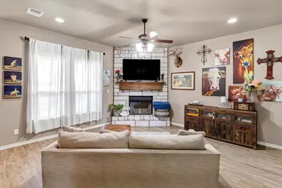 540 Clearwater Place, Granbury, TX 76049 - Photo 6