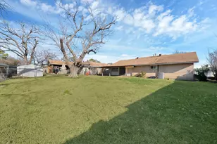 909 Ravencroft Dr, Garland, TX 75043 - Photo 34