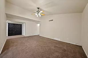 909 Ravencroft Dr, Garland, TX 75043 - Photo 16