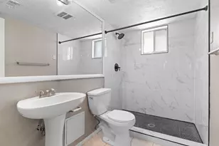 7812 Royal Ln, Dallas, TX 75230 - Photo 18