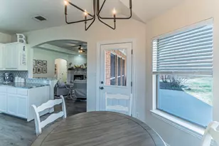 1424 Vine St, Weatherford, TX 76086 - Photo 10