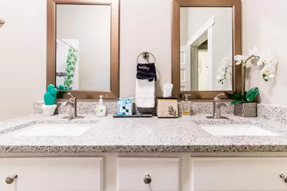 237 W Brooklyn Avenue, Dallas, TX 75208 - Photo 12