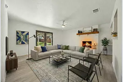 312 E Hampton Road, Crowley, TX 76036 - Photo 6