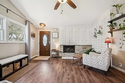 1115 Edwards Court N, Irving, TX 75062 - Photo 4