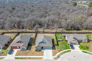 409 Titus Dr, Springtown, TX 76082 - Photo 38