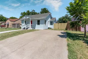 1506 Hickory St, Grand Prairie, TX 75050 - Photo 2