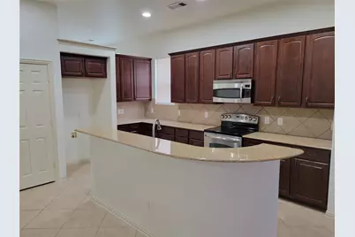 508 Hummingbird Drive, Little Elm, TX 75068 - Photo 4