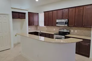 508 Hummingbird Dr, Little Elm, TX 75068 - Photo 4