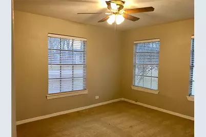 425 S Locust Street, Mesquite, TX 75149 - Photo 6