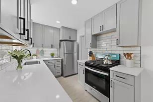 3318 Ridgefield St, Irving, TX 75062 - Photo 8