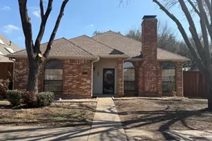 2830 Hickory Bend Dr, Garland, TX 75044 - Photo 2