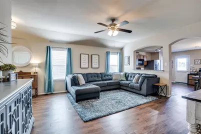 1606 Meadow Creek Drive, Princeton, TX 75407 - Photo 4