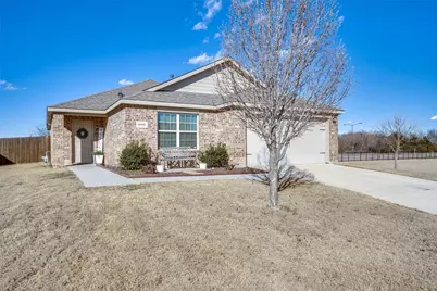 1606 Meadow Creek Drive, Princeton, TX 75407 - Photo 2