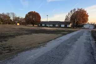 2252 Co Rd 342, McKinney, TX 75071 - Photo 2