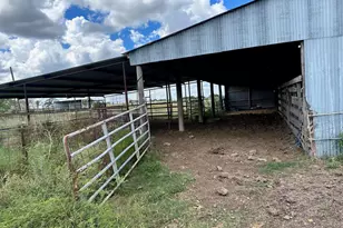 2607 Fm 318 E, Yoakum, TX 77995 - Photo 22