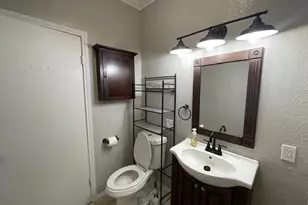 918 N Rockwall Ave, Terrell, TX 75160 - Photo 12