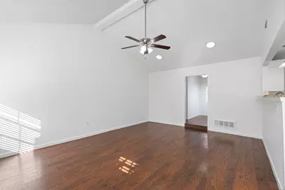 4910 Spring Creek Road, Arlington, TX 76017 - Photo 4