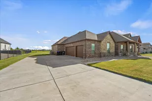 14066 Windrow Dr, Talty, TX 75126 - Photo 4