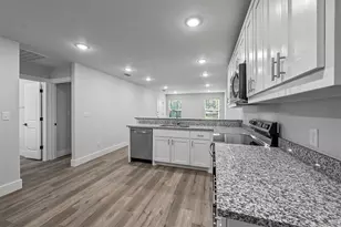 522 E 5th St, Bonham, TX 75418 - Photo 8