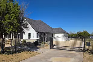 1065 Timber Hills Dr, Weatherford, TX 76087 - Photo 2