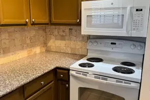 16301 Ledgemont Ln, Addison, TX 75001 - Photo 2