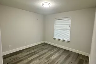 406 W 6th St, Bonham, TX 75418 - Photo 10