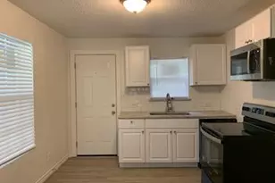 1916 Liberty St, Bonham, TX 75418 - Photo 4