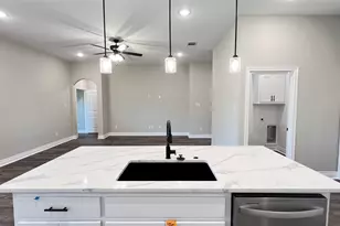 606 Moseley Ln, Greenville, TX 75402 - Photo 6