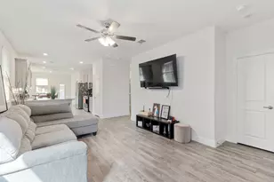 7028 Windmill St, Little Elm, TX 76227 - Photo 4