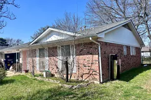 10405 Trail Ave, Dallas, TX 75217 - Photo 2