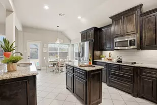 6005 Cripple Creek Tr, North Richland Hills, TX 76180 - Photo 4
