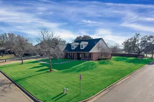 121 Heritage Pl, Glen Rose, TX 76043 - Photo 2