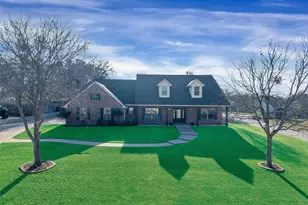 121 Heritage Pl, Glen Rose, TX 76043 - Photo 1