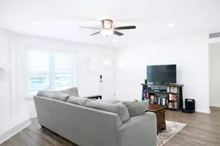 2223 Ridgedale Dr, Carrollton, TX 75006 - Photo 2