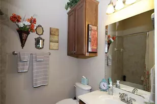 200 Milan St, Lewisville, TX 75067 - Photo 12