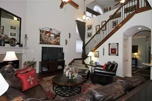 200 Milan St, Lewisville, TX 75067 - Photo 4