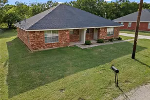 245 Oak Ct, Rhome, TX 76078 - Photo 24