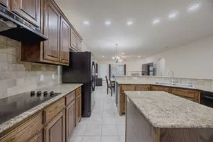305 Village Dr, Red Oak, TX 75154 - Photo 14
