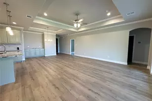 1900 W Westhill Dr, Cleburne, TX 76033 - Photo 12