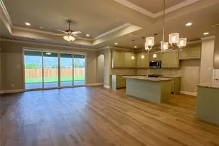 1900 W Westhill Dr, Cleburne, TX 76033 - Photo 6