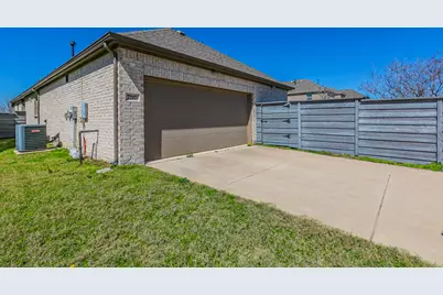 7217 Willow Thorne Drive, Little Elm, TX 76227 - Photo 18