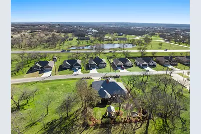 634 Half Moon Way, Runaway Bay, TX 76426 - Photo 4