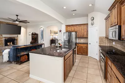 634 Half Moon Way, Runaway Bay, TX 76426 - Photo 12