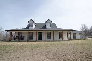 725 Hunter Trail, Bridgeport, TX 76426 - Photo 1