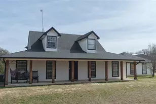 725 Hunter Trail, Bridgeport, TX 76426 - Photo 2